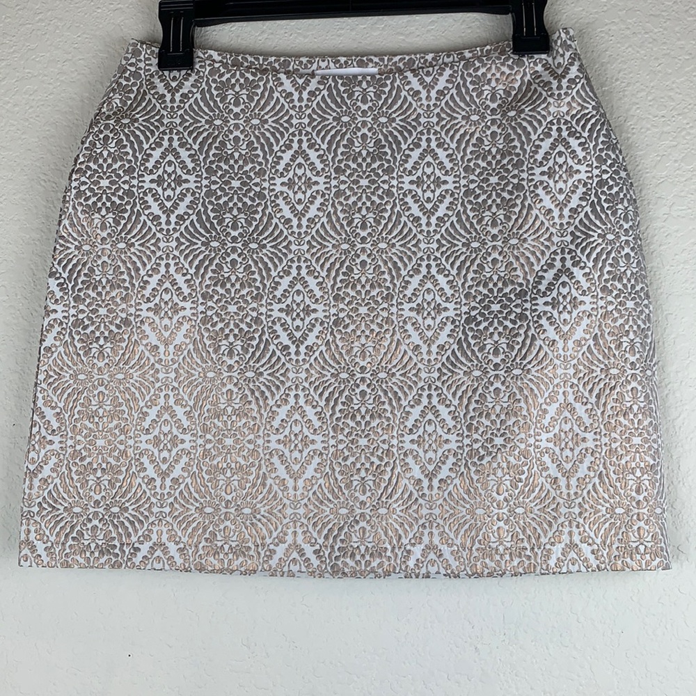 NWOT by the way. Jaquard Mini Skirt Cream Gold Metallic‎ Small